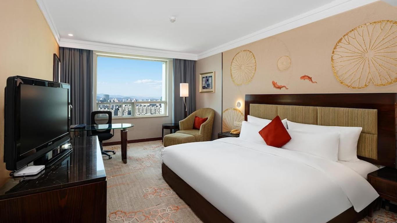 Poly White Rose Hotel