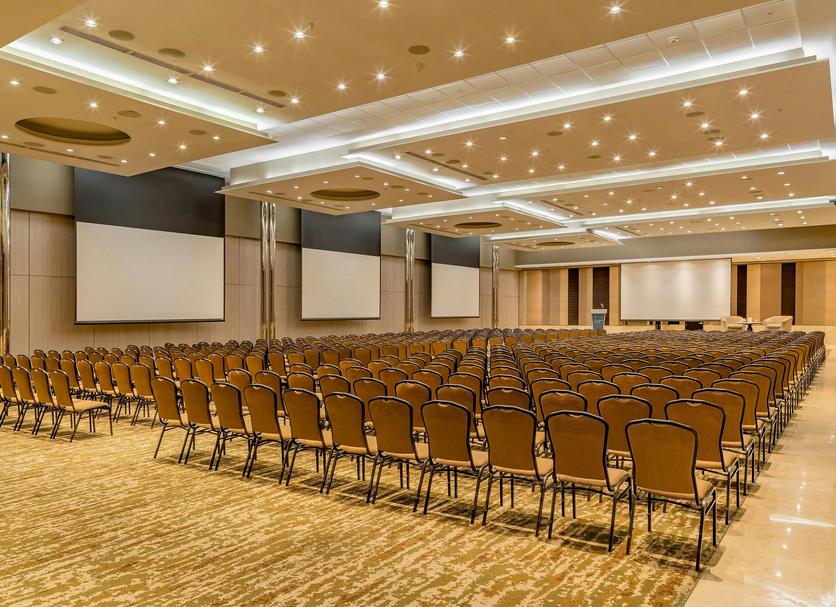 Ruang konferensi Foto