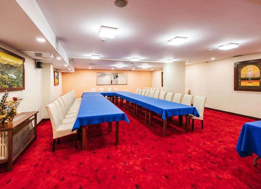 Ruang konferensi Foto