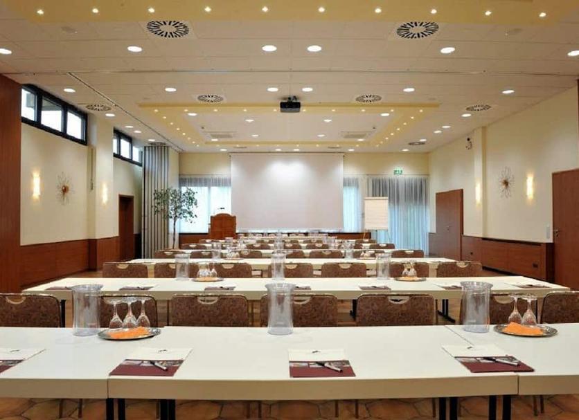 Ruang konferensi Foto