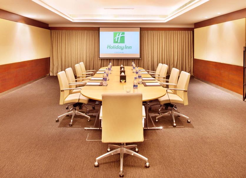 Ruang konferensi Foto