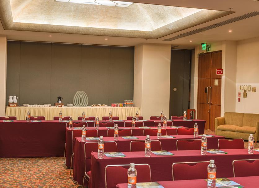 Ruang konferensi Foto