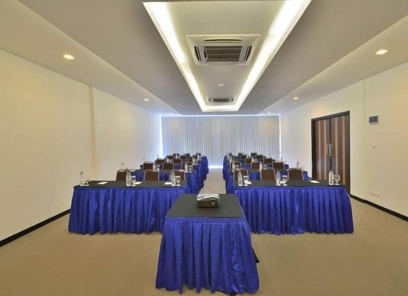 Ruang konferensi Foto