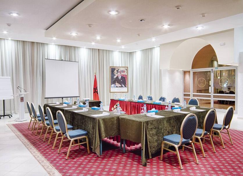 Ruang konferensi Foto