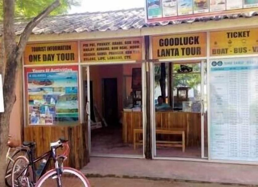 Pemandangan luar Foto