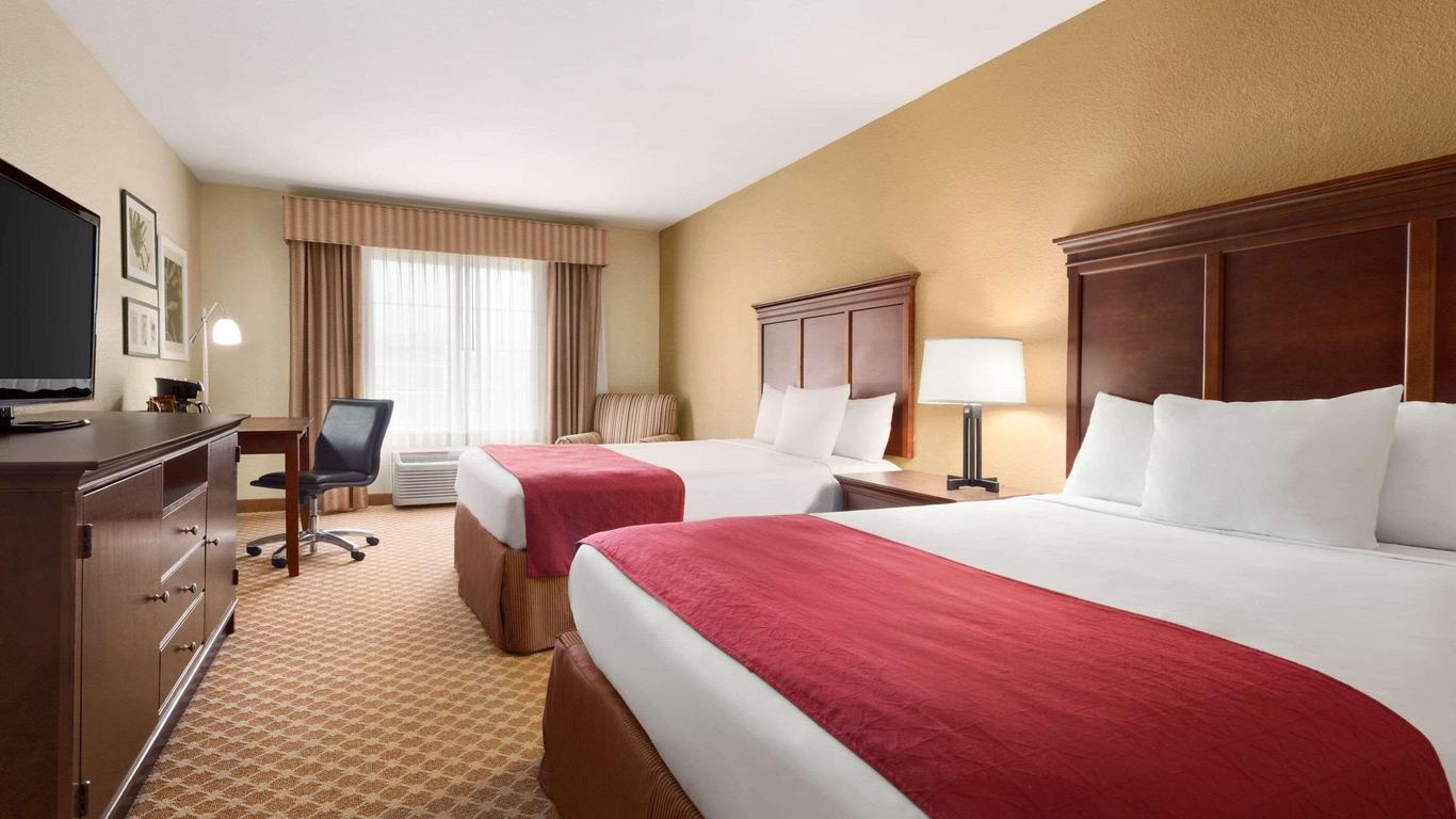 Country Inn & Suites by Radisson, Topeka West, KS
