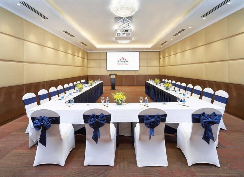Ruang konferensi Foto
