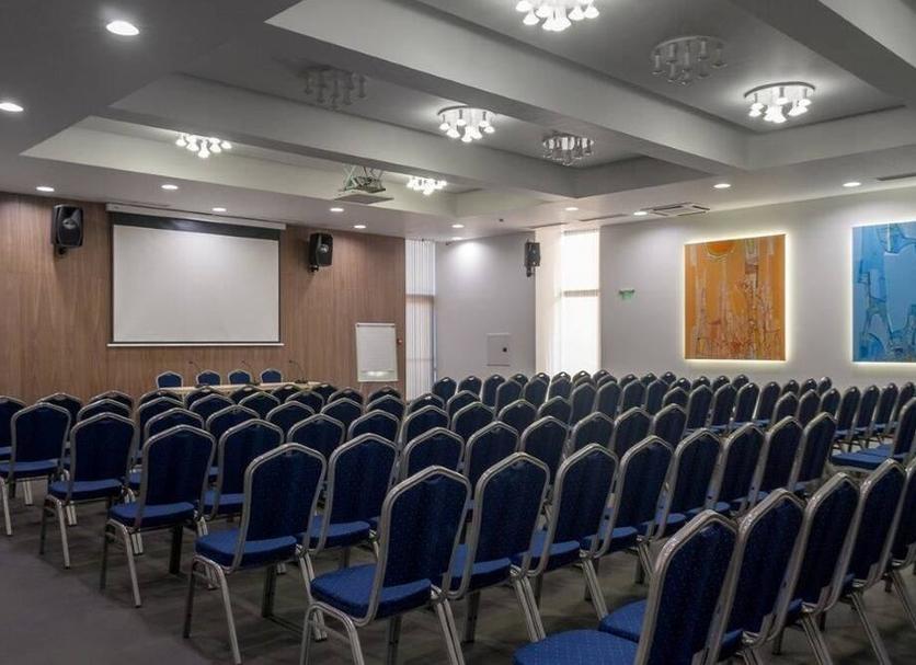 Ruang konferensi Foto