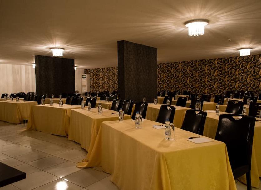 Ruang konferensi Foto