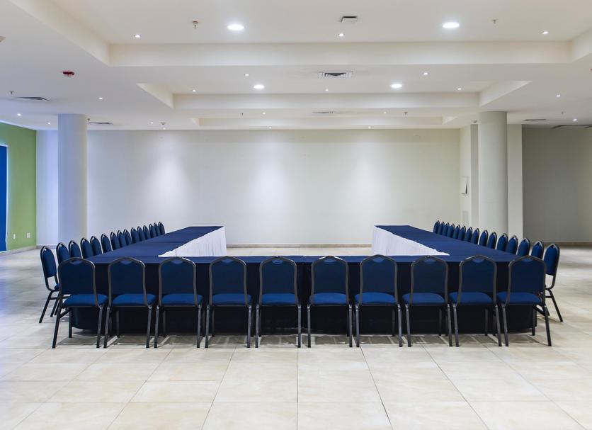Ruang konferensi Foto