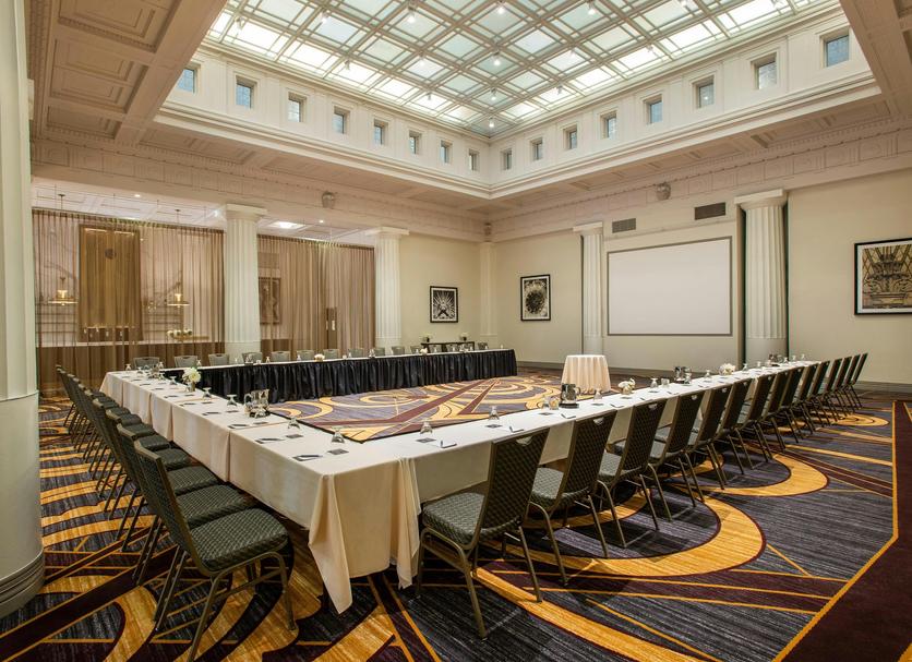 Ruang konferensi Foto