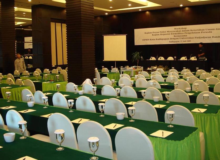 Ruang konferensi Foto