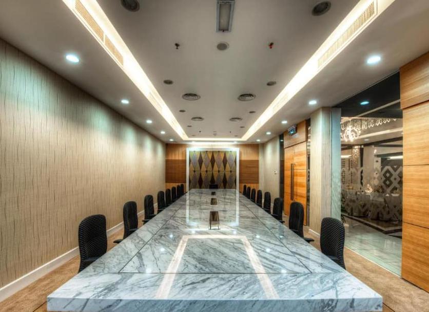 Ruang konferensi Foto