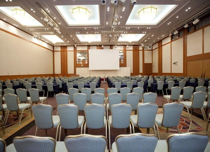 Ruang konferensi Foto