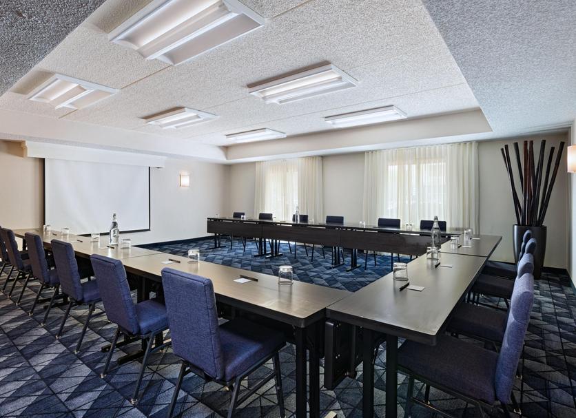 Ruang konferensi Foto