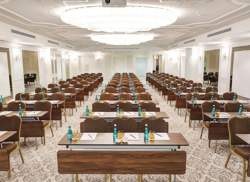Ruang konferensi Foto