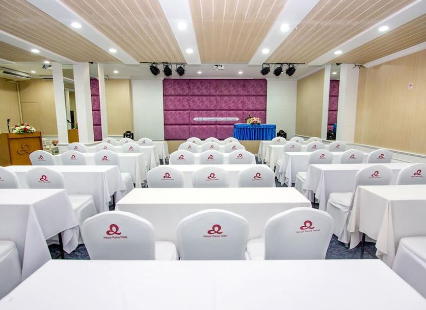 Ruang konferensi Foto