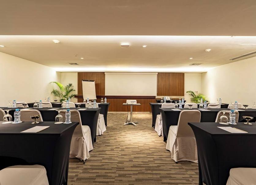 Ruang konferensi Foto