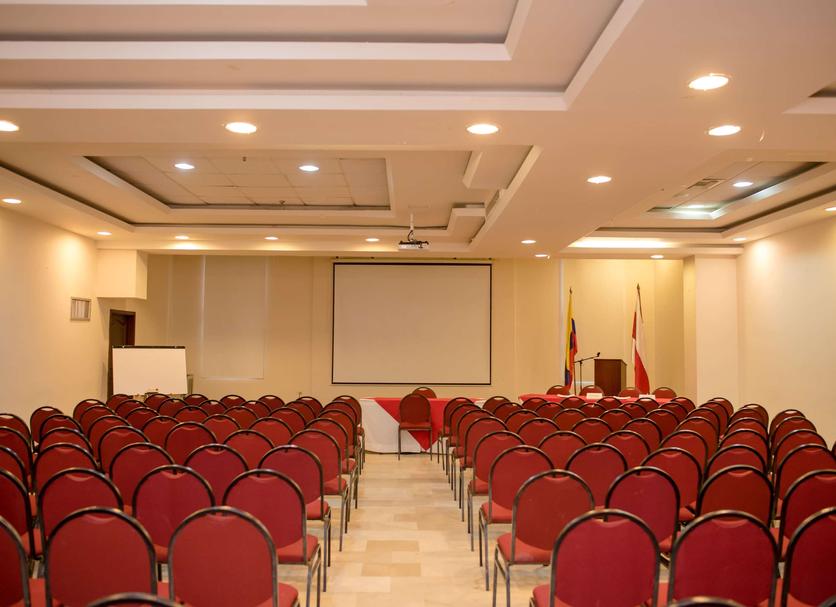 Ruang konferensi Foto