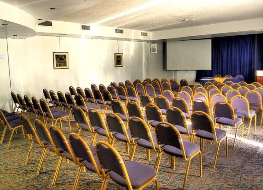 Ruang konferensi Foto
