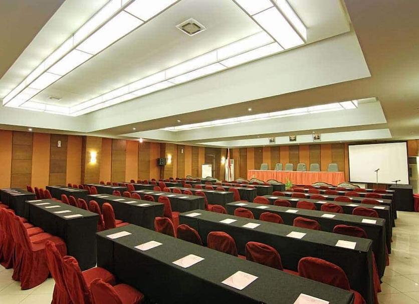 Ruang konferensi Foto
