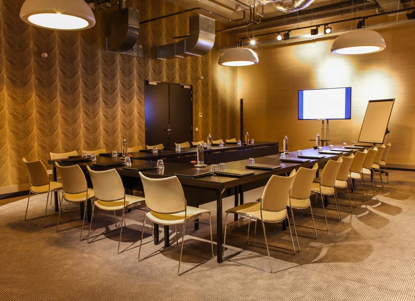 Ruang konferensi Foto