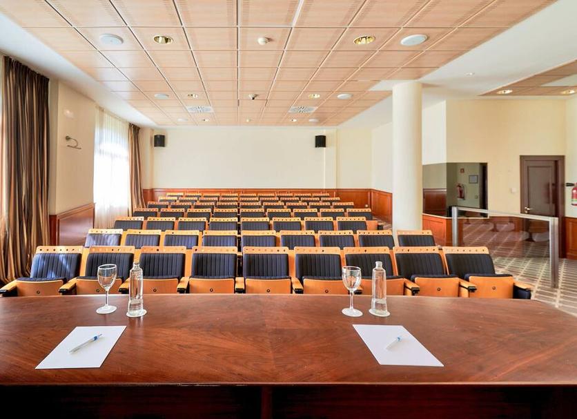 Ruang konferensi Foto
