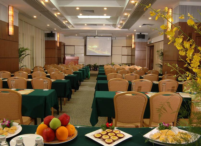 Ruang konferensi Foto