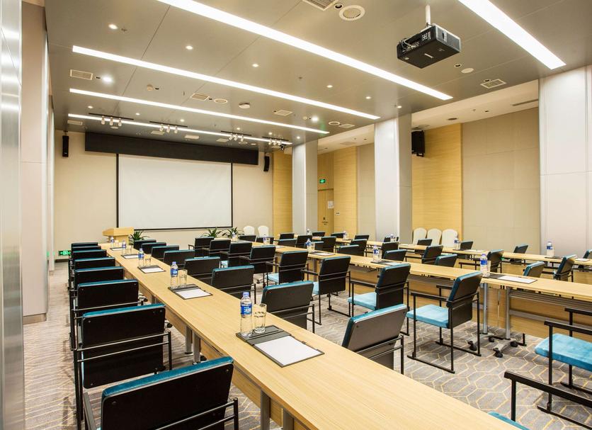 Ruang konferensi Foto