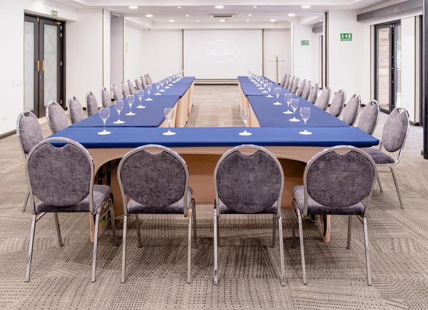 Ruang konferensi Foto