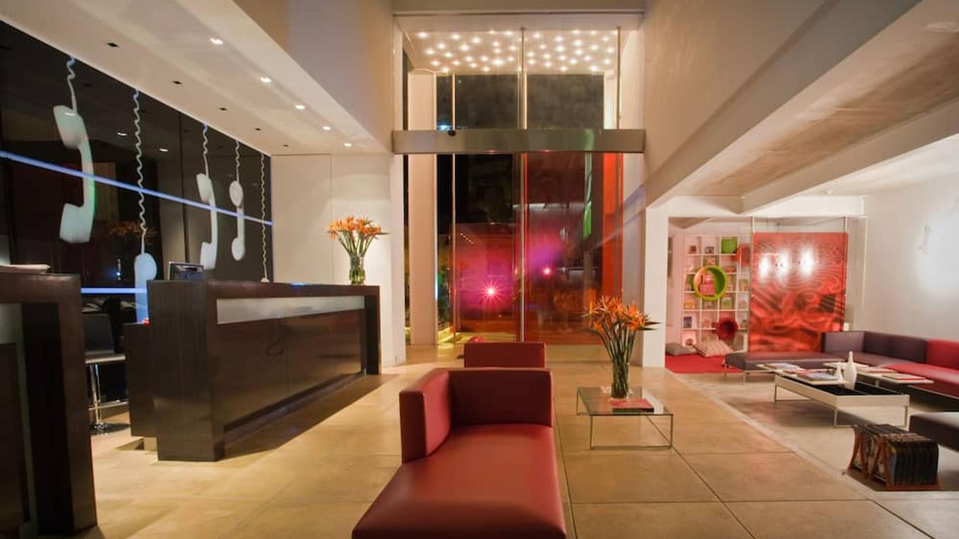 Now Hotel
