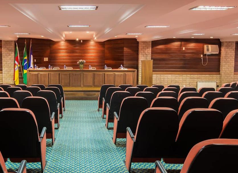Ruang konferensi Foto