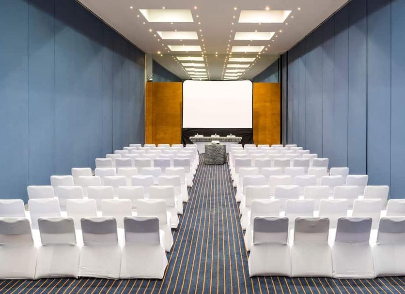 Ruang konferensi Foto