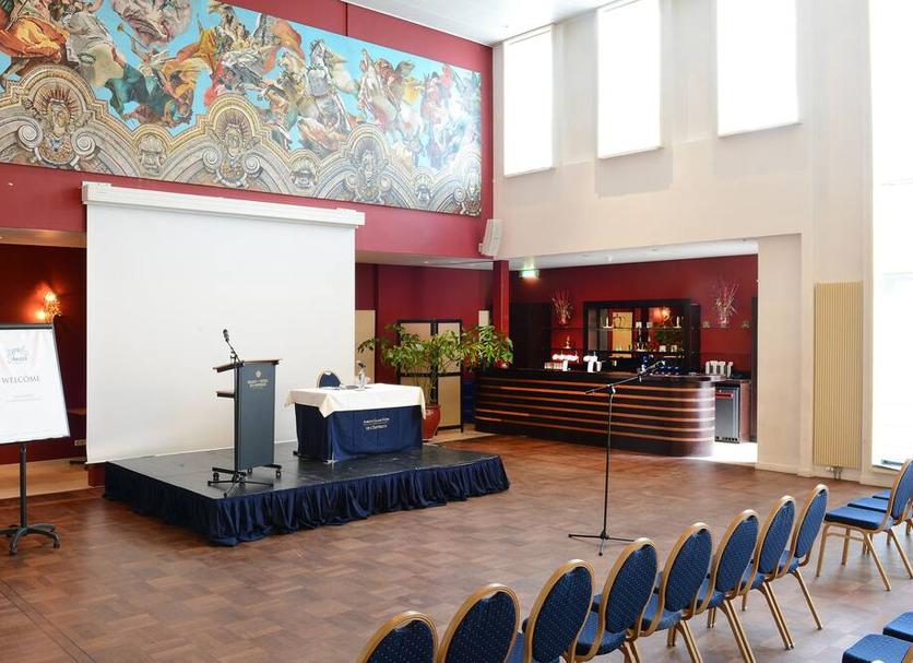 Ruang konferensi Foto