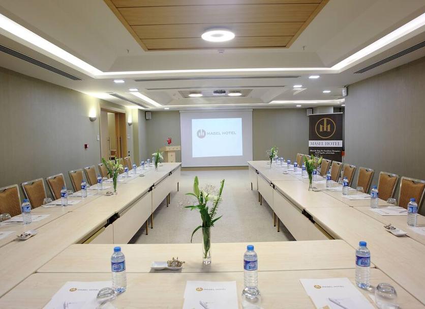 Ruang konferensi Foto