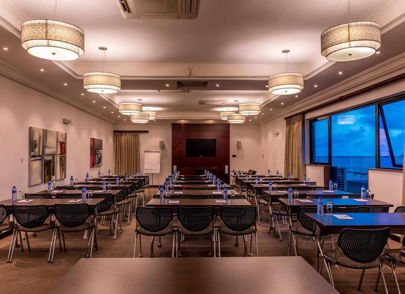 Ruang konferensi Foto