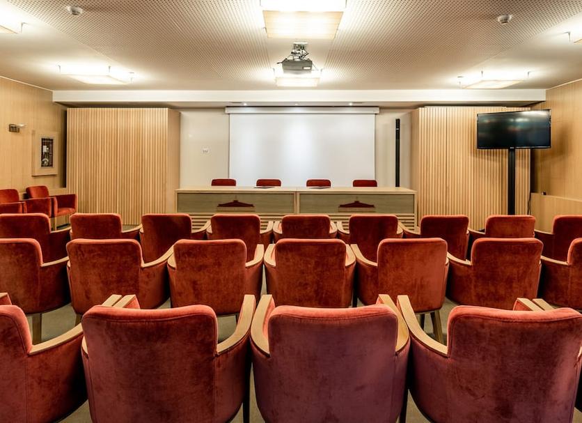 Ruang konferensi Foto