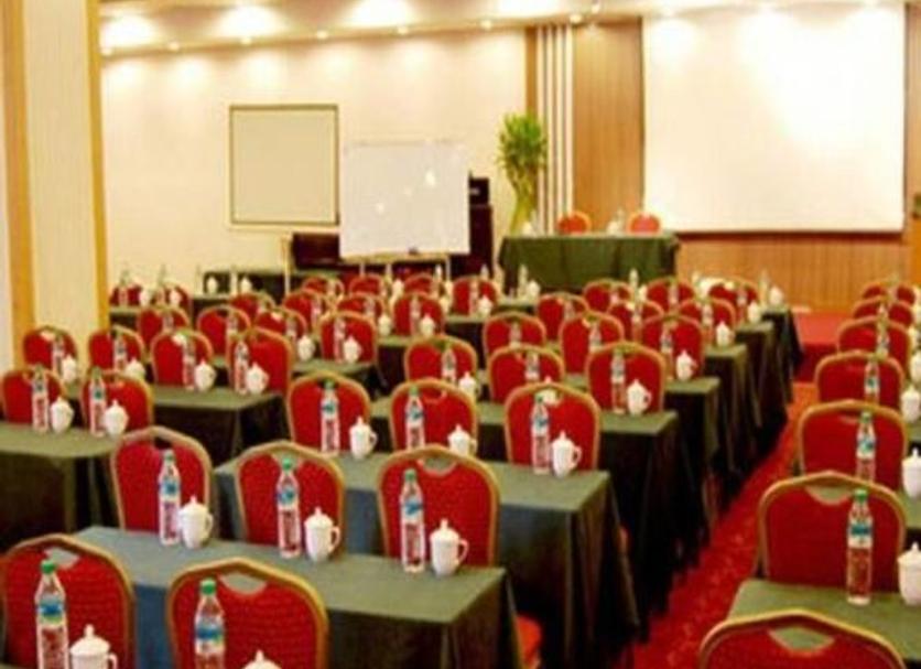 Ruang konferensi Foto