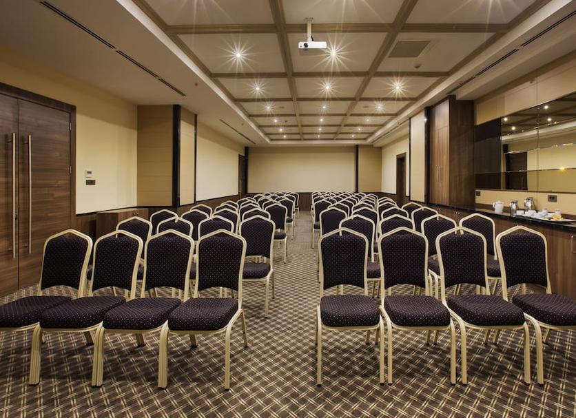 Ruang konferensi Foto