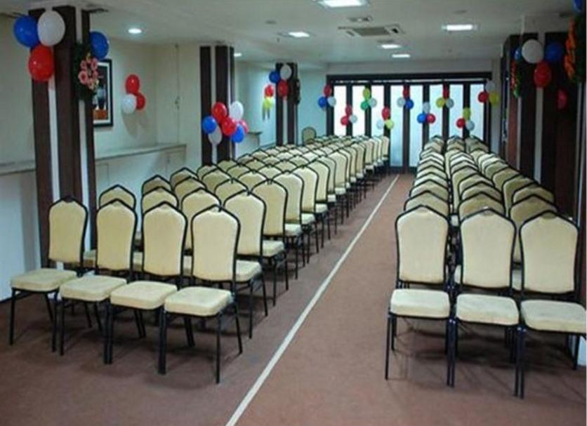 Ruang konferensi Foto