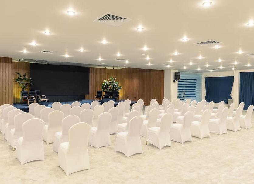 Ruang konferensi Foto
