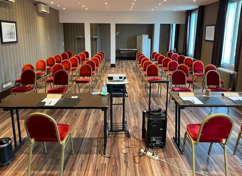 Ruang konferensi Foto