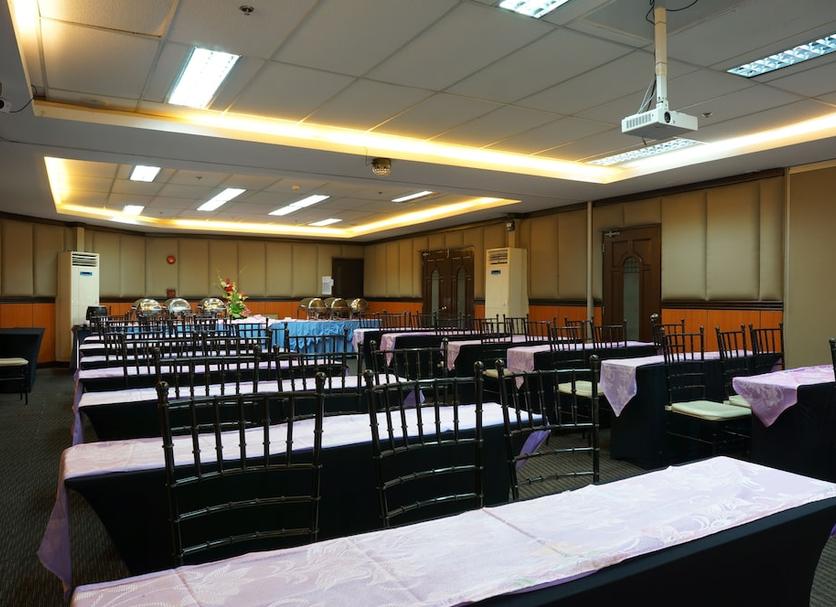 Ruang konferensi Foto