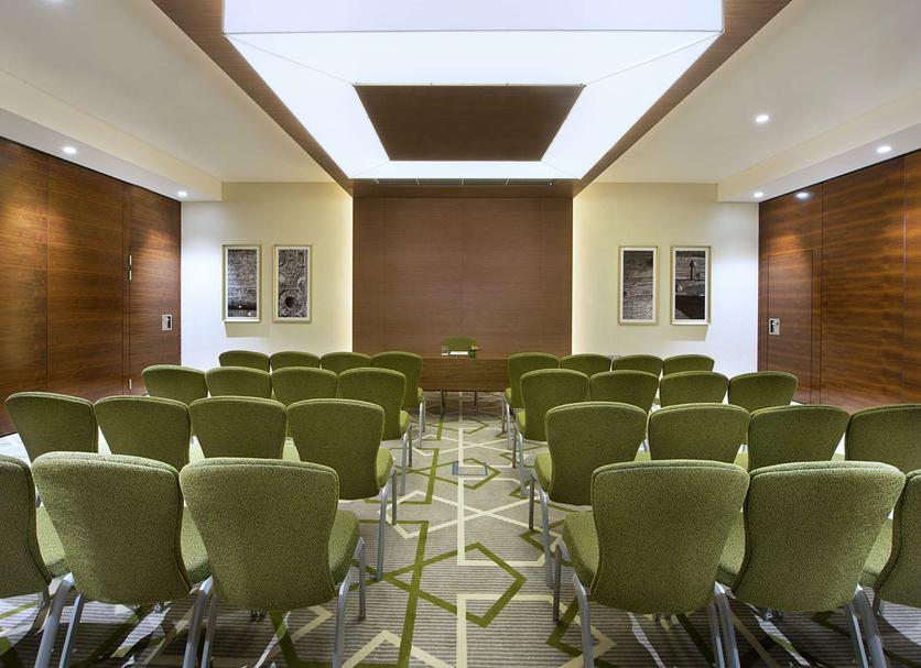 Ruang konferensi Foto