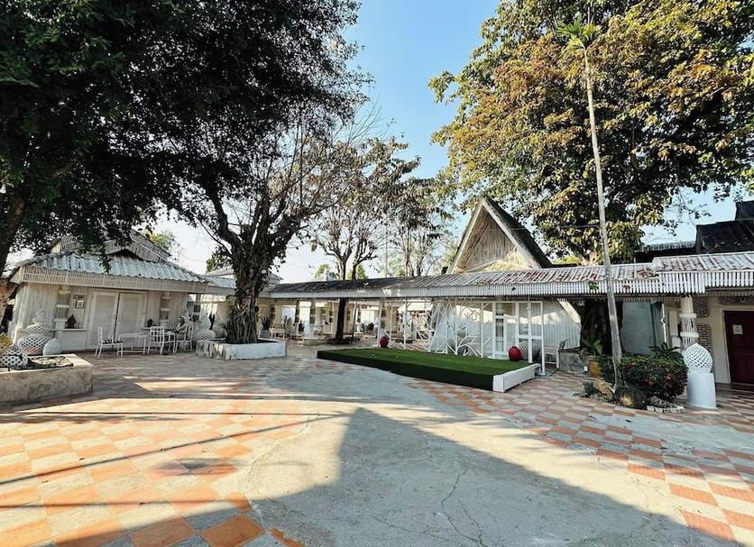 Pemandangan luar Foto
