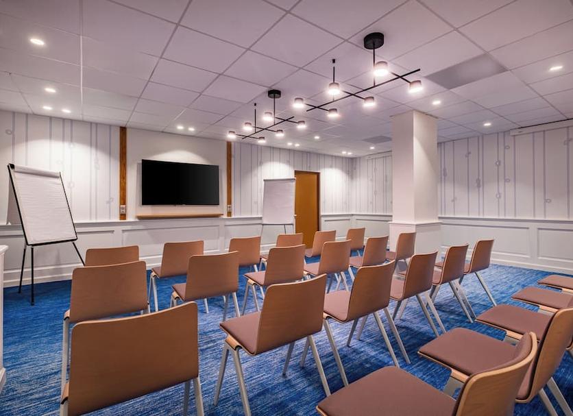 Ruang konferensi Foto