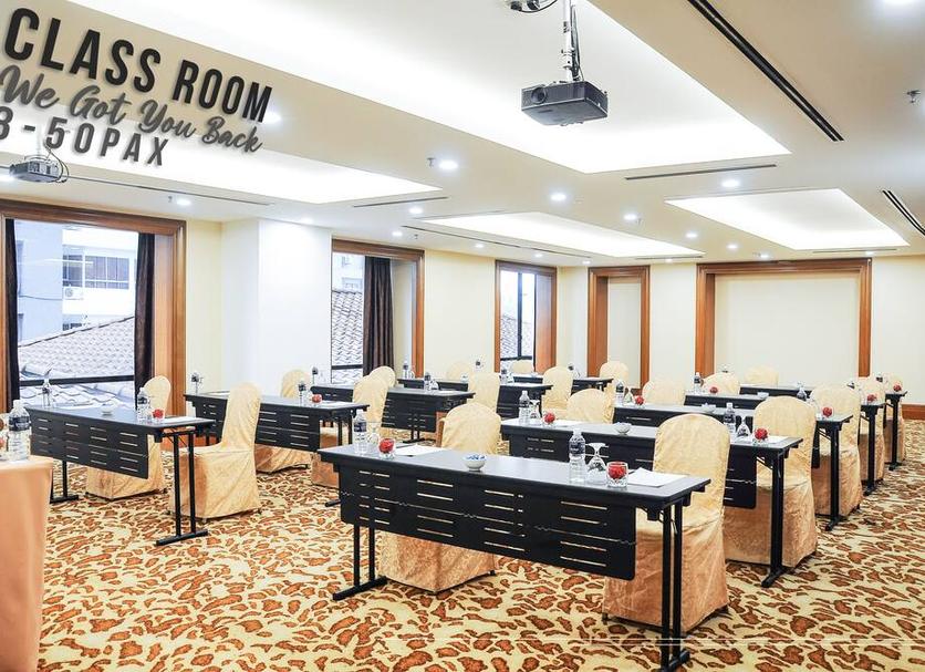 Ruang konferensi Foto