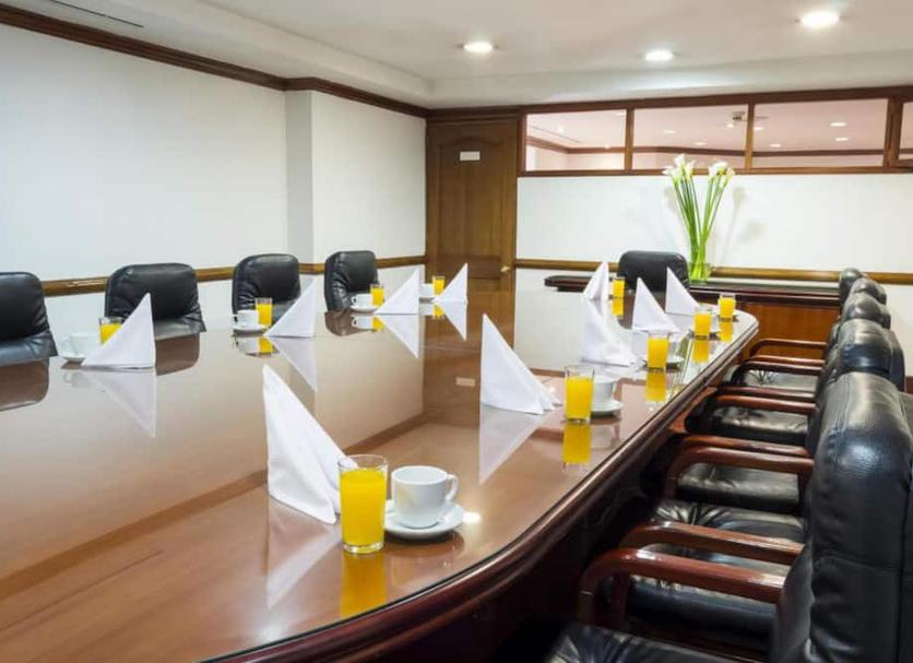 Ruang konferensi Foto