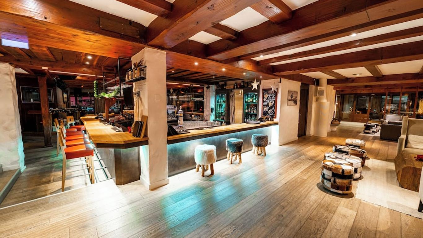 Arosa Alpine Club - Adults Only