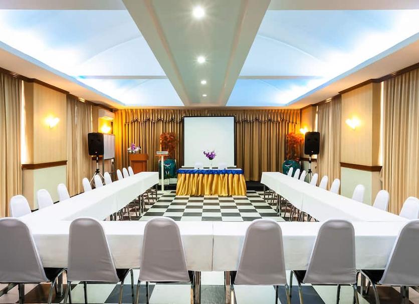 Ruang konferensi Foto